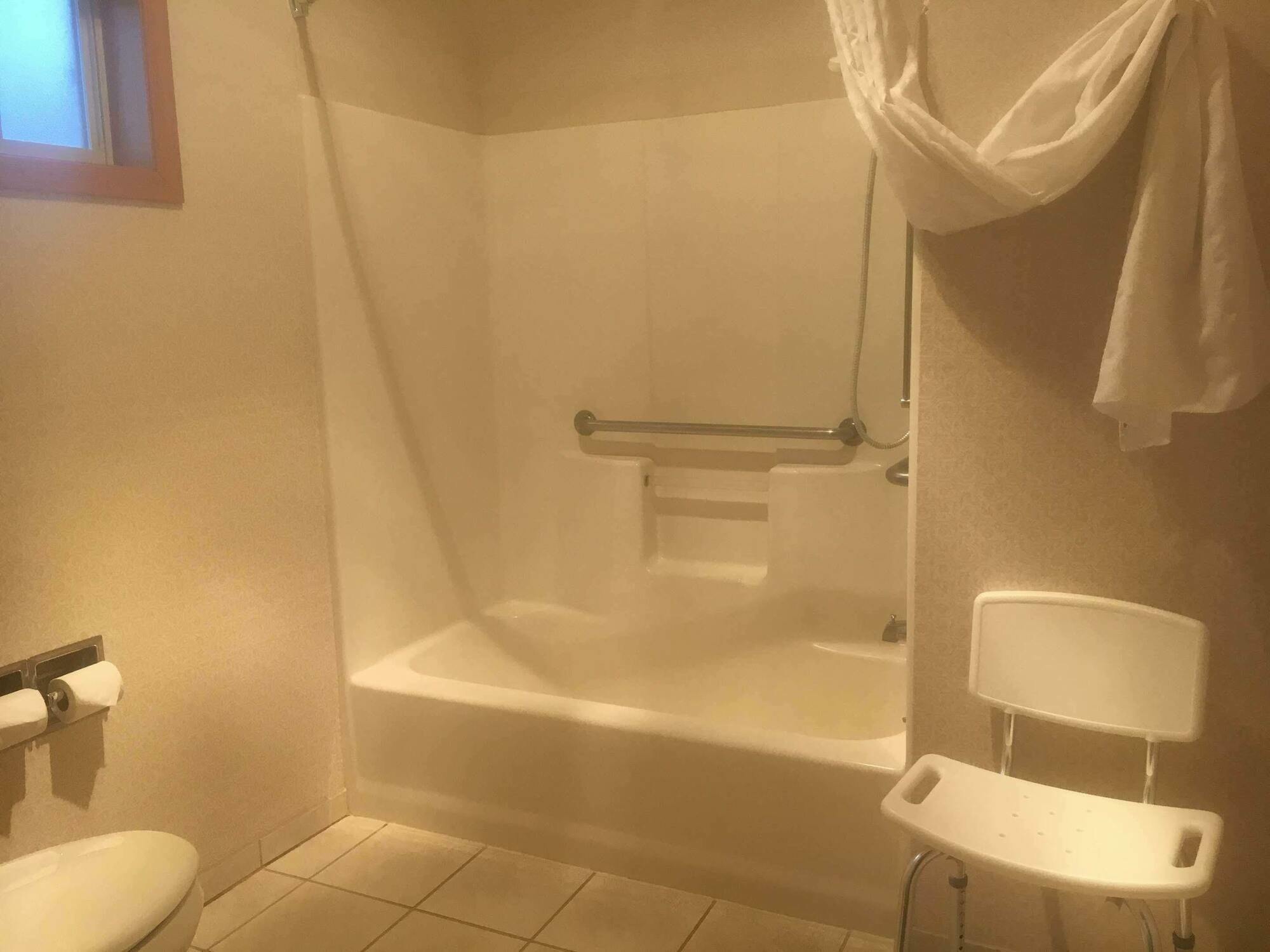 Rivertree Inn & Suites Clarkston Extérieur photo